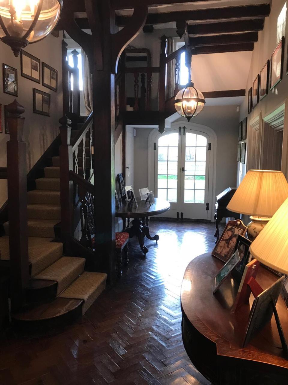 Borough Court Konuk evi Hook  Dış mekan fotoğraf